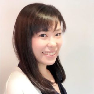 白髪染めやアルカリカラーによる、頭皮のダメージと天然ヘナの違い